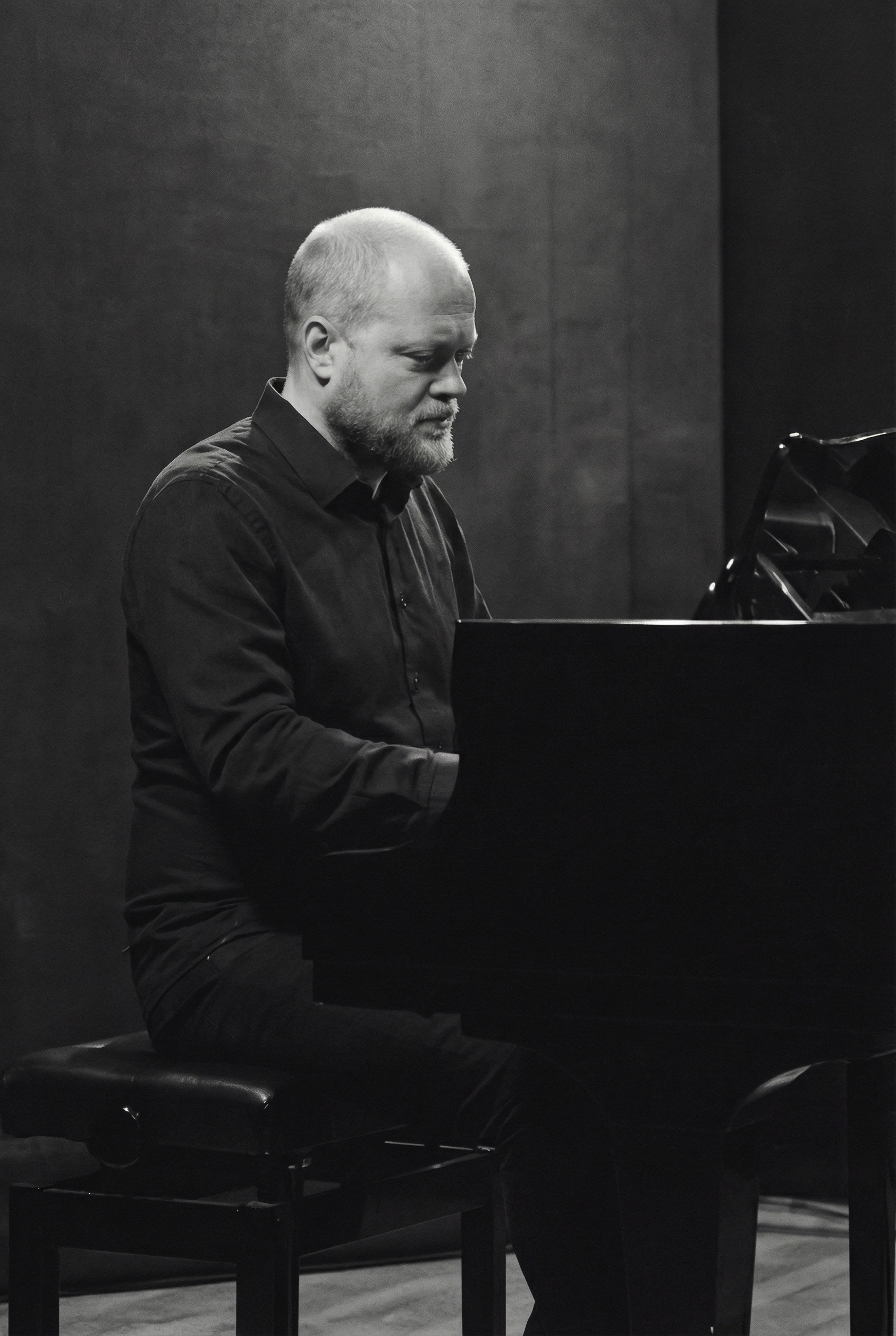 Peter M. Tröster am Klavier